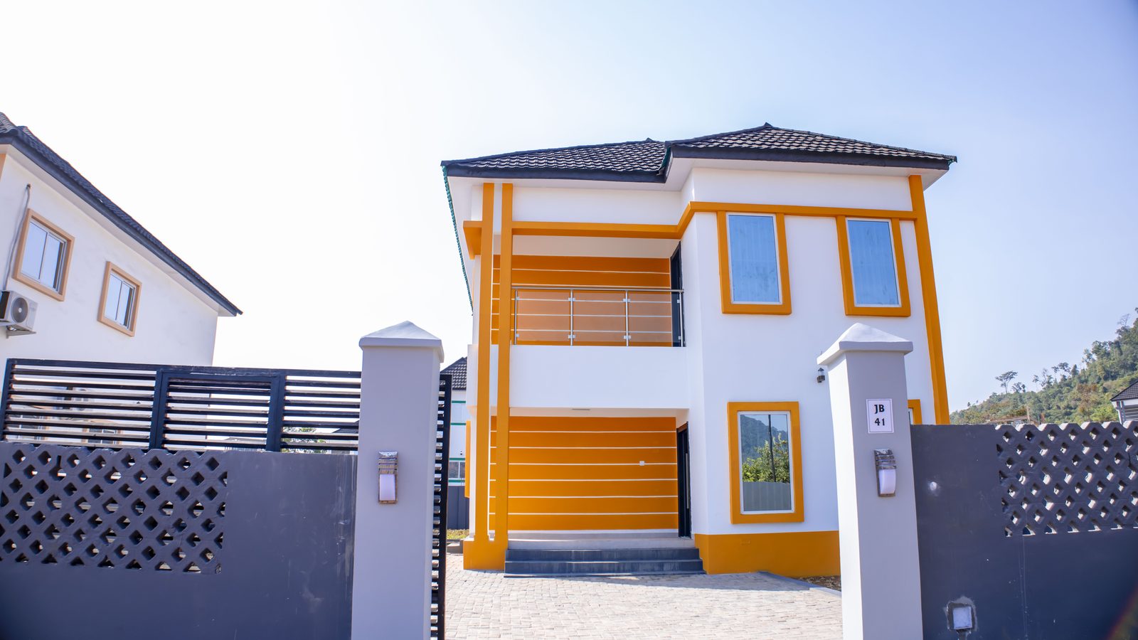 Mabinty exterior